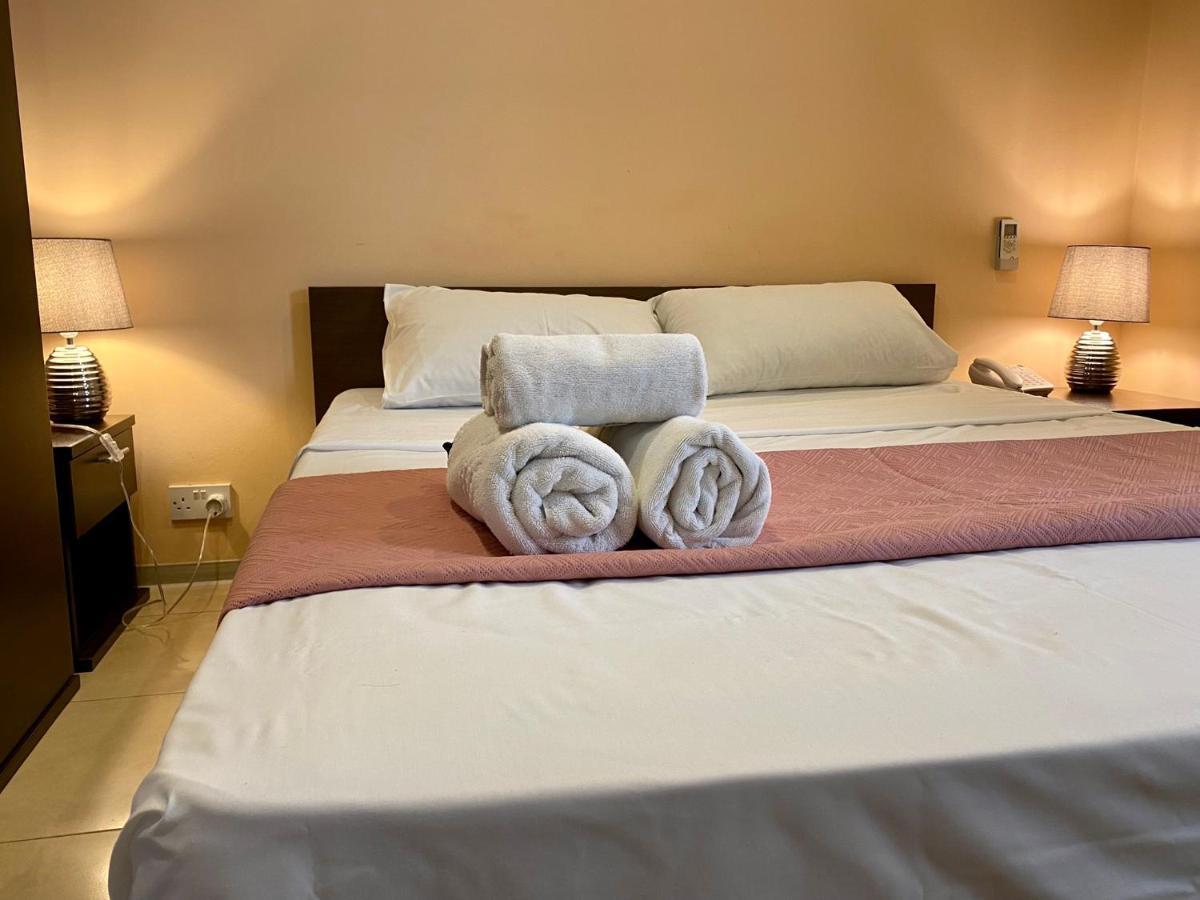Malta Paradise Hotel Saint Julian's Bagian luar foto