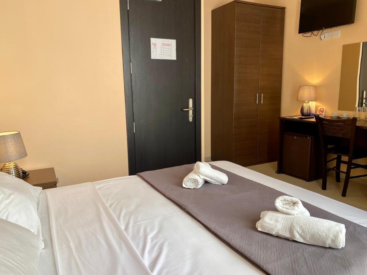 Malta Paradise Hotel Saint Julian's Bagian luar foto