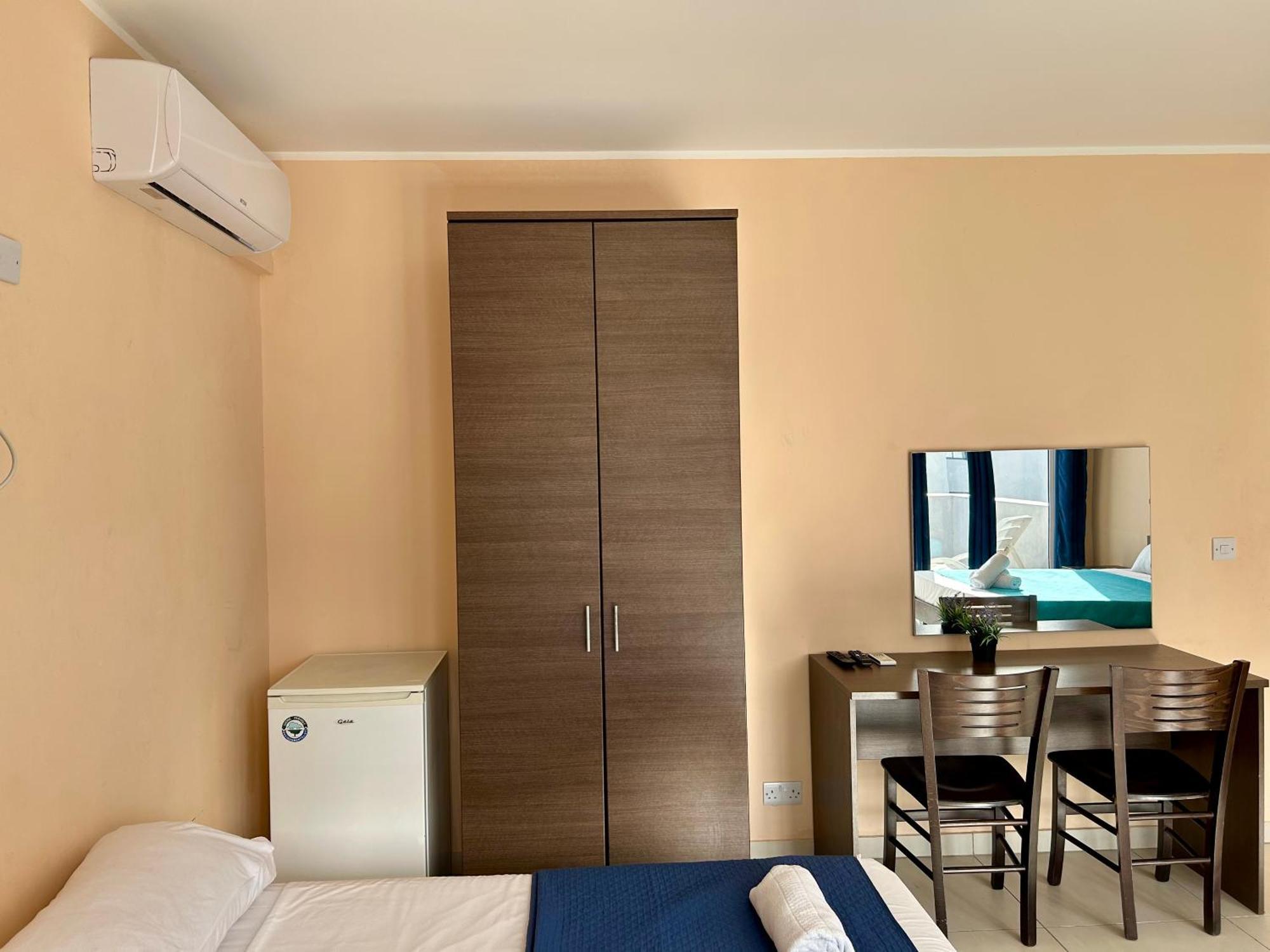 Malta Paradise Hotel Saint Julian's Bagian luar foto