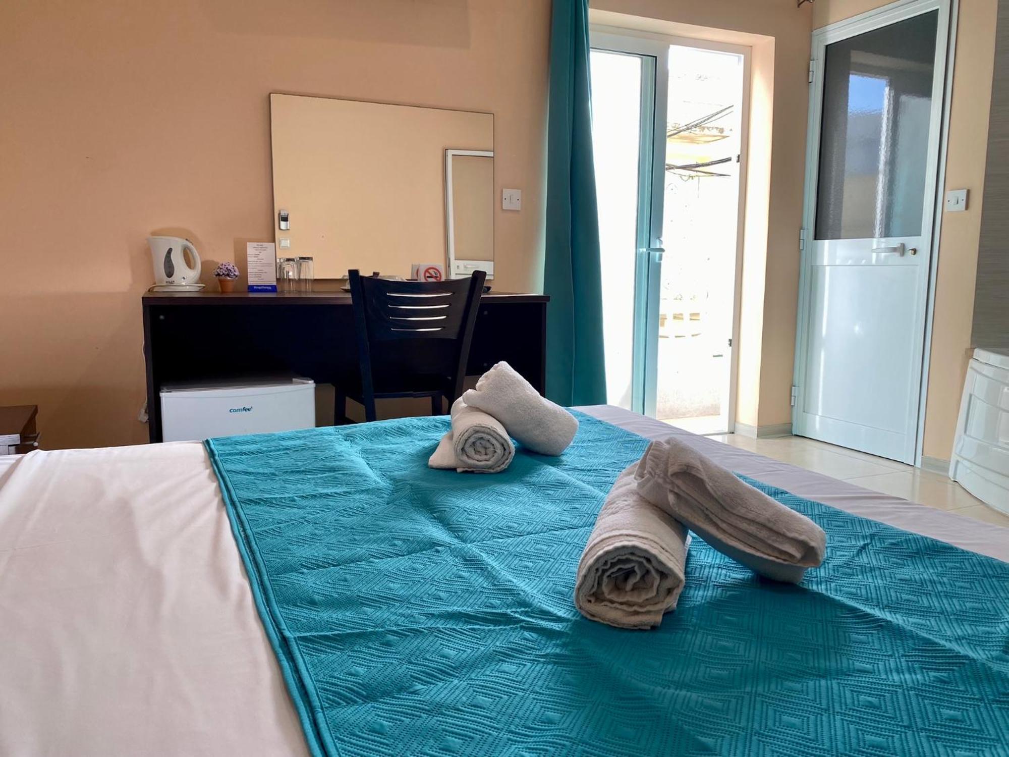 Malta Paradise Hotel Saint Julian's Bagian luar foto